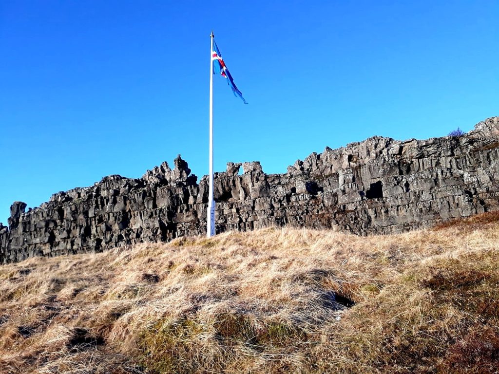 Flaga Islandii w Parku Narodowym Pingvellir