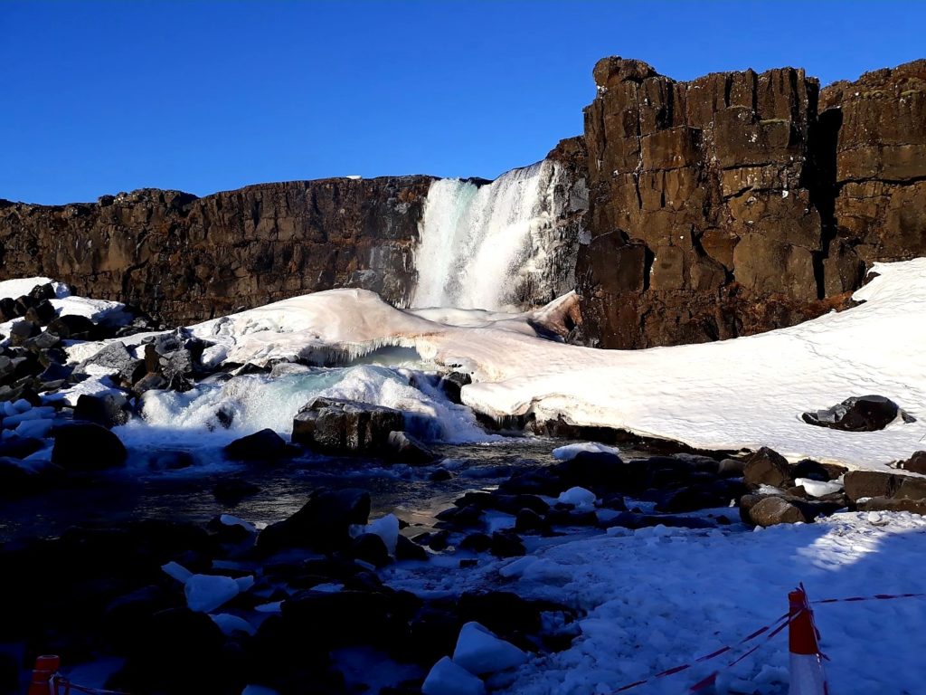 Islandia wodospad Oxararfoss wParku Narodowym Pingvellir