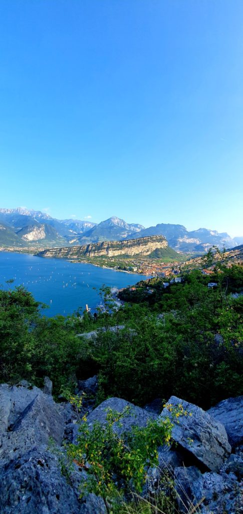 Widok na jezioro Garda.