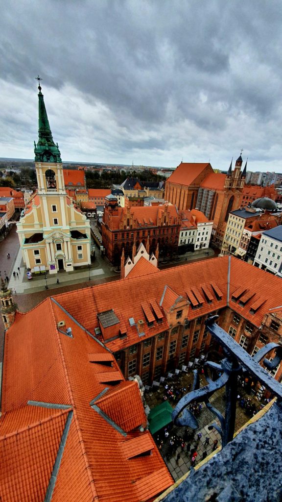 Widok z wiezy ratusza, panorama Torunia