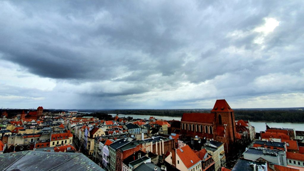 Widok z wiezy ratusza, panorama Torunia