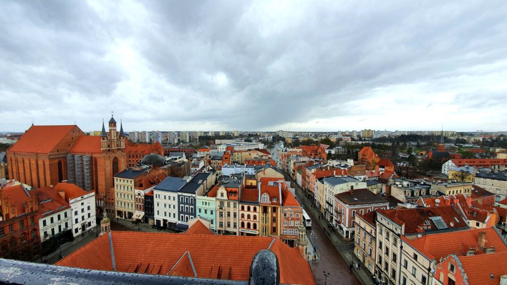 Widok z wiezy ratusza, panorama Torunia