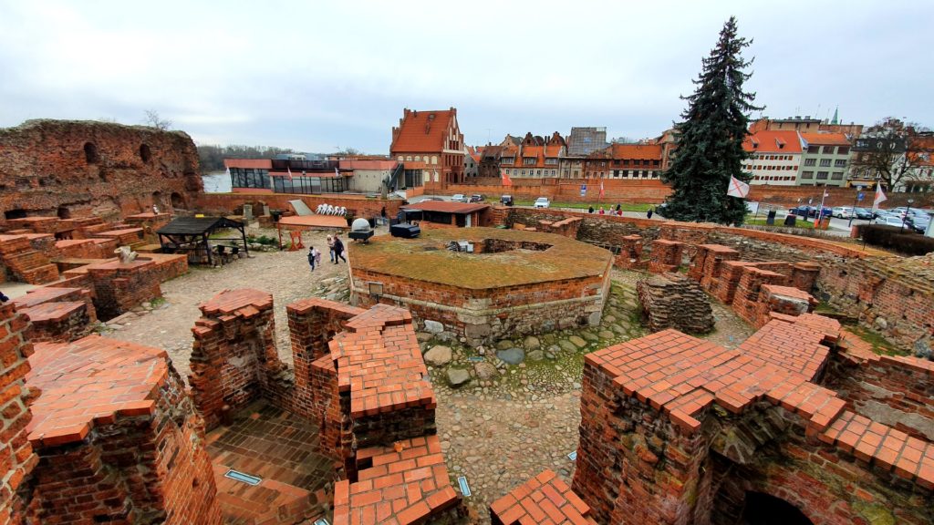 Widok na zamek krzyżacki Toruń