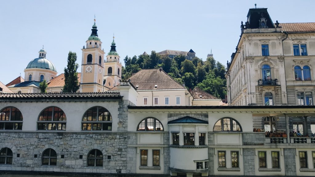 Widok na zamek w Lublanie.