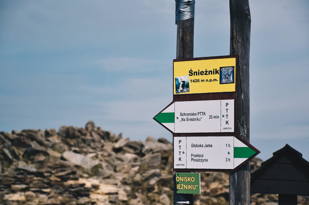 Masyw Śnieżnika - tabliczka na szczycie.