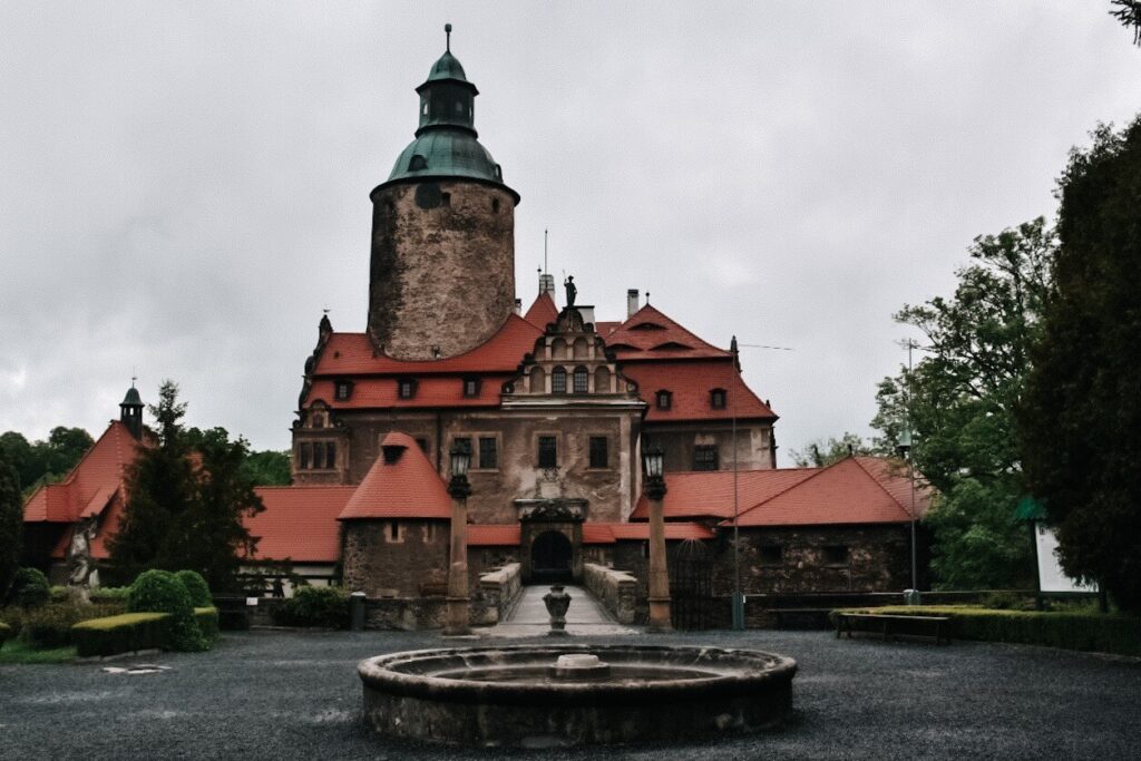 Dziedziniec Zamku Czocha.