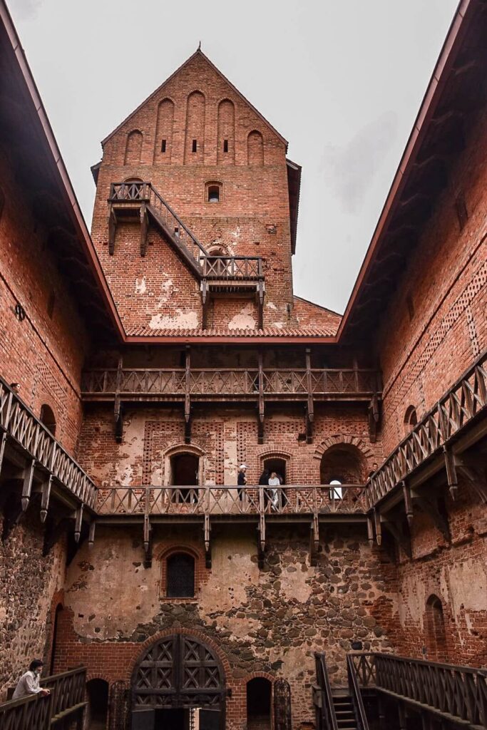 Wieża zamku w Trokach.