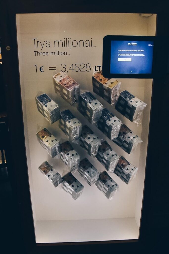 Trzy miliny Litów w Muzeum Pieniądza.