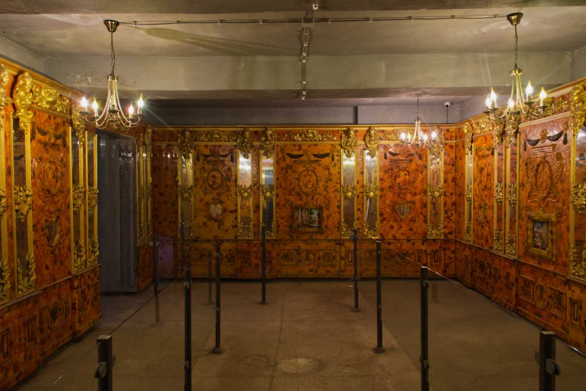 Replika Bursztynowej Komnaty w Mamerkach.