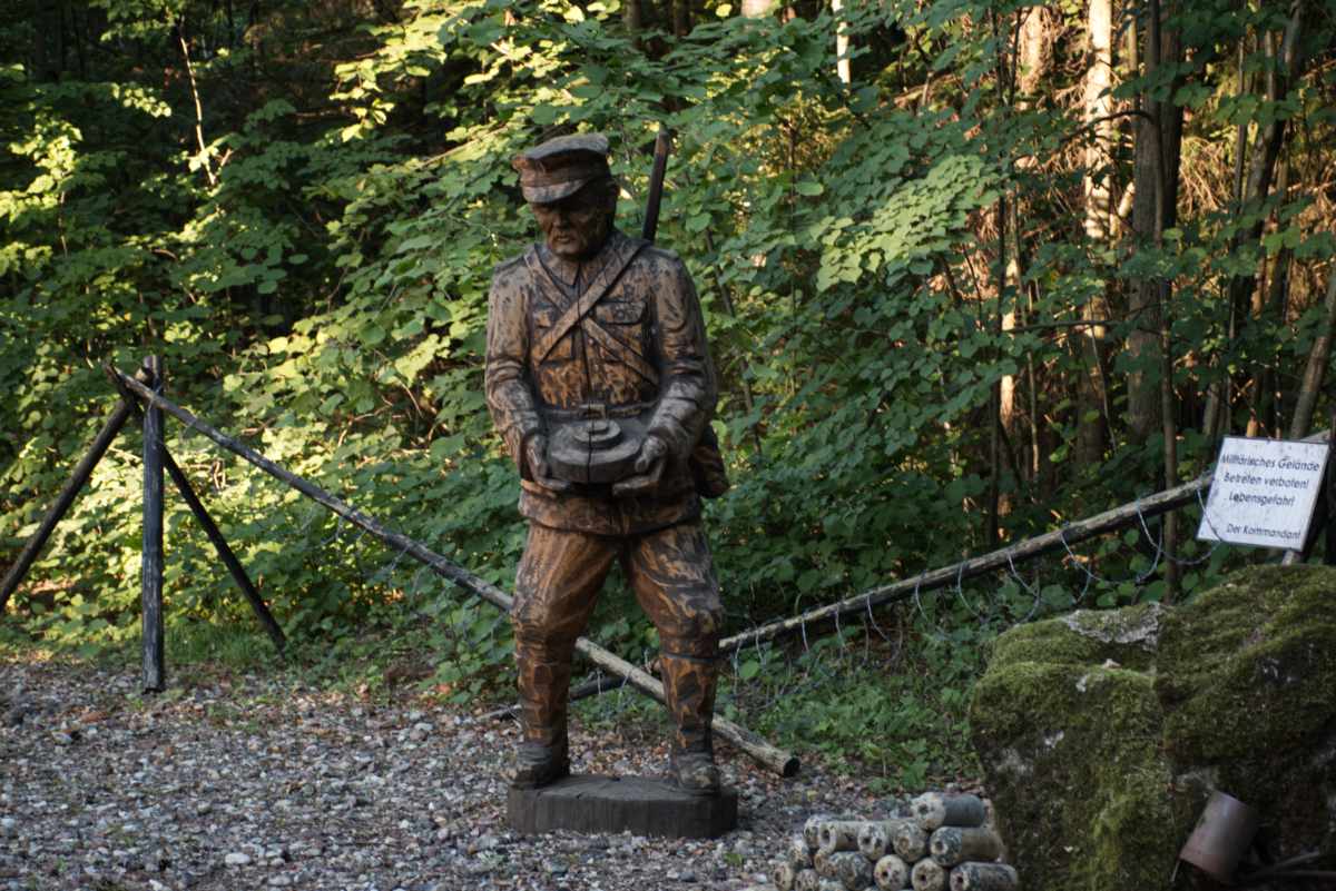 Pomnik sapera , Mazury - Wilczy szaniec.