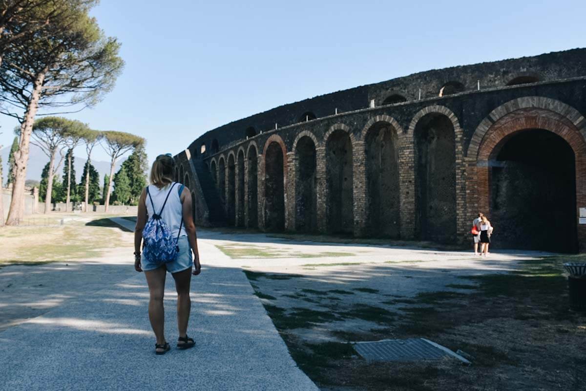 Pompeje starożytne ruiny.