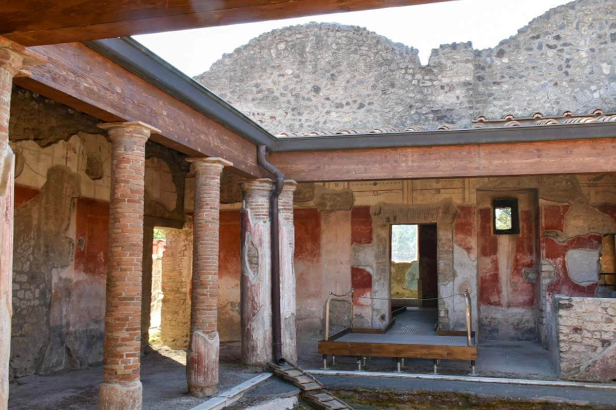 Pompeje starożytne ruiny.