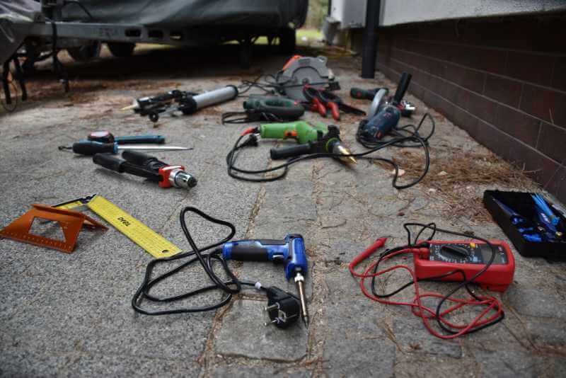 Zestaw narzędzi do kampera.