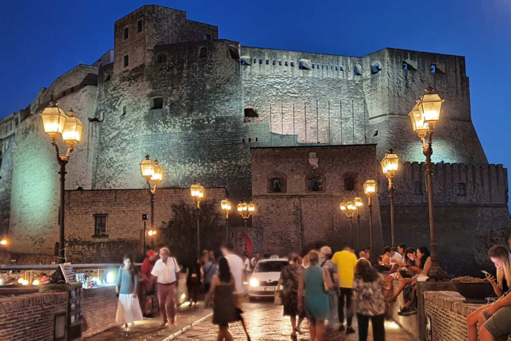 Neapol, Zamek Jajeczny,