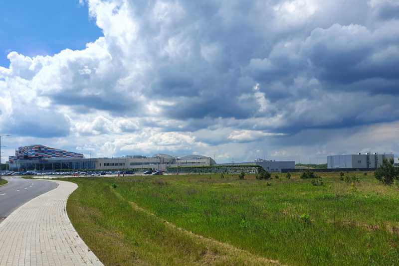 Suntago z zewnątrz.