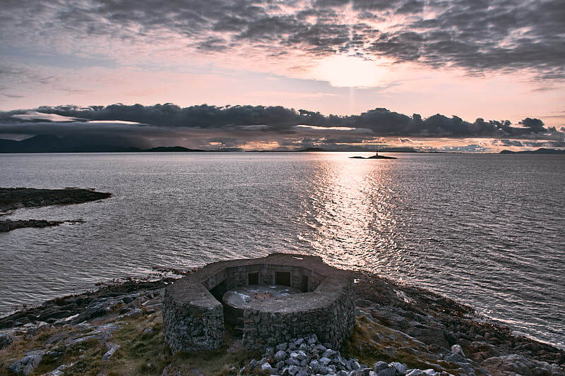 Fort Skrolsvik na wyspie Senja.