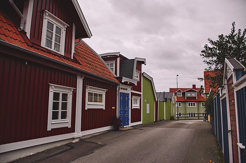 Kolorowe domki w Karlskronie.
