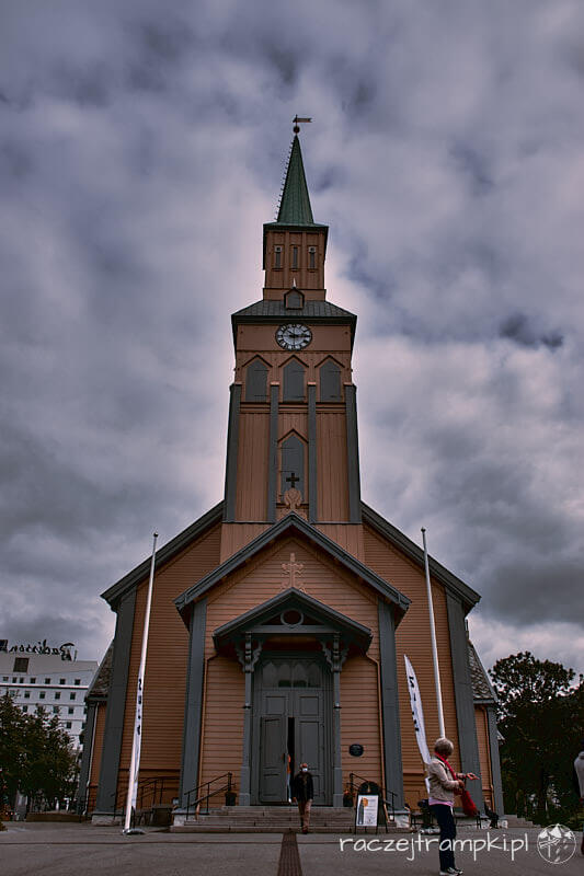 Drewniana katedra w Tromso.