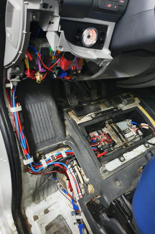 montaż zawieszenia pneumatycznego.