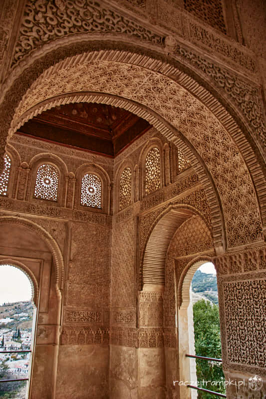 zdobienia w ahlambrze