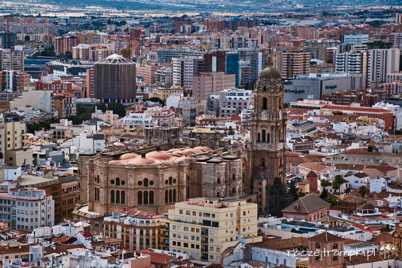 Malaga, widok na katedrę z zamku