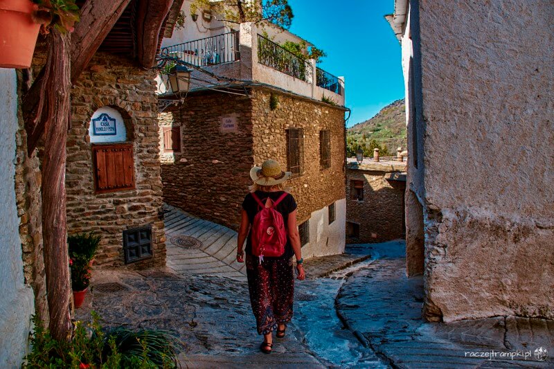 uliczka w andaluzyjskim miasteczku