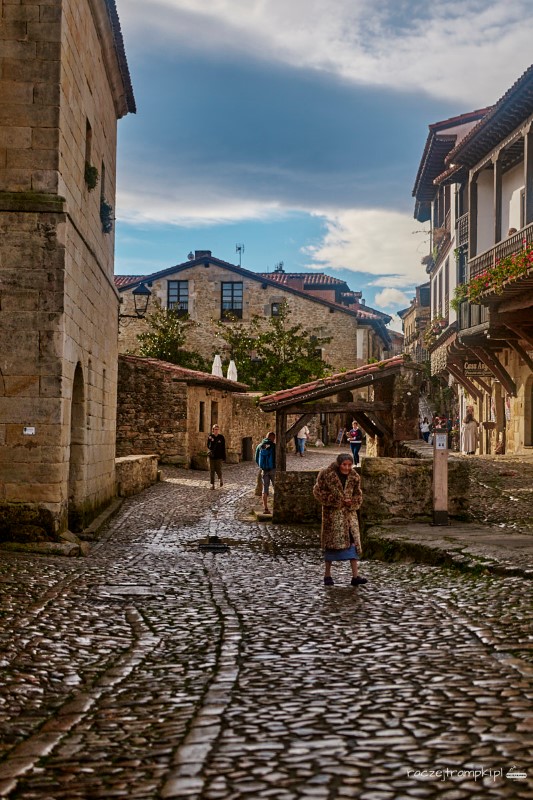santillana del mar jedno z najpiękniejszych miasteczek w kantabrii