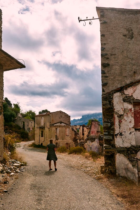 opuszczone miasto na sardynii Gairo Vacchio
