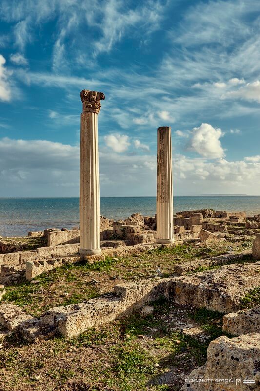 tharros starożytne riuny na sardynii